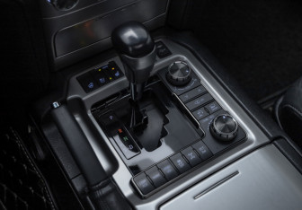 Подержанный автомобиль Toyota Land Cruiser Suv 2020 года (23 фото)