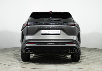 Подержанный автомобиль Geely Atlas 2023 года (6 фото)