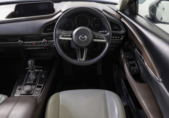 Подержанный автомобиль Mazda CX-30 2019 года (12 фото)