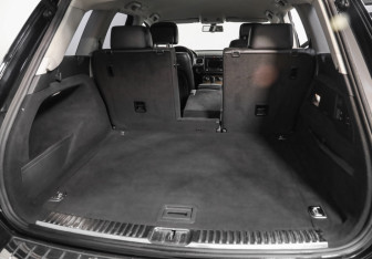 Подержанный автомобиль Volkswagen Touareg 2012 года (27 фото)
