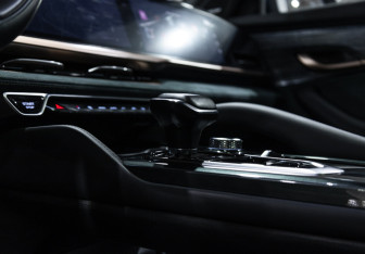 Подержанный автомобиль Geely Monjaro 2023 года (24 фото)