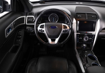 Подержанный автомобиль Ford Explorer 2013 года (11 фото)