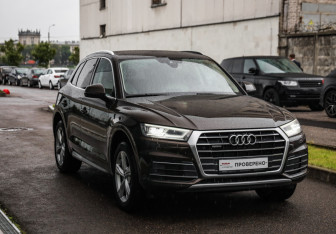 Подержанный автомобиль Audi Q5 2018 года (5 фото)