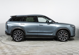 Подержанный автомобиль Jaecoo J7 2023 года (4 фото)