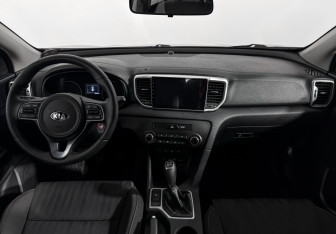 Подержанный автомобиль Kia Sportage 2016 года (15 фото)