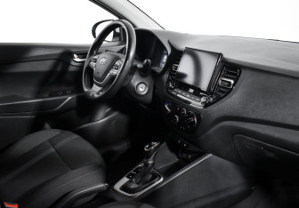 Подержанный автомобиль Hyundai Solaris Sedan 2021 года (13 фото)