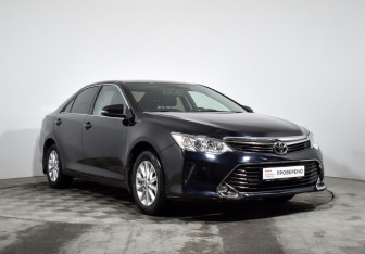 Подержанный автомобиль Toyota Camry Sedan 2017 года (3 фото)