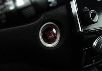 Подержанный автомобиль Honda CR-V 2017 года (21 фото)