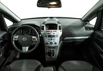 Подержанный автомобиль Opel Zafira Compactvan 2013 года (13 фото)