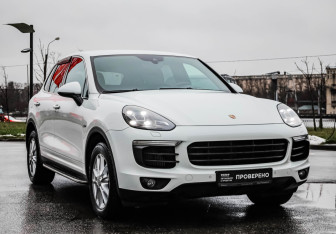 Подержанный автомобиль Porsche Cayenne 2014 года (3 фото)