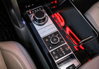 Подержанный автомобиль Land Rover Range Rover 2016 года (22 фото)
