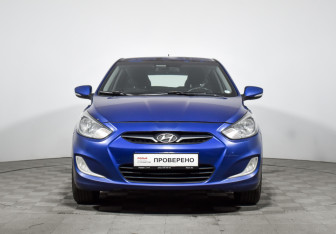 Подержанный автомобиль Hyundai Solaris Hatchback 2012 года (2 фото)