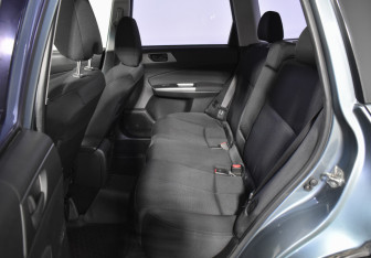 Подержанный автомобиль Subaru Forester Suv 2011 года (11 фото)
