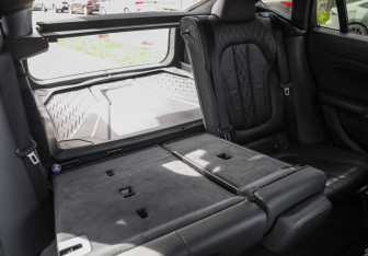 Подержанный автомобиль BMW X6 2020 года (33 фото)