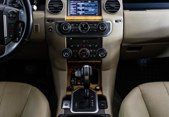 Подержанный автомобиль Land Rover Discovery 2011 года (14 фото)