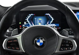 Подержанный автомобиль BMW X7 2023 года (19 фото)