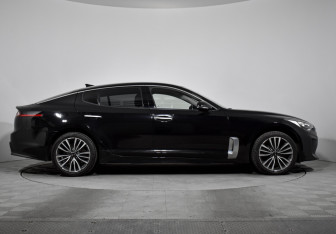 Подержанный автомобиль Kia Stinger 2018 года (4 фото)