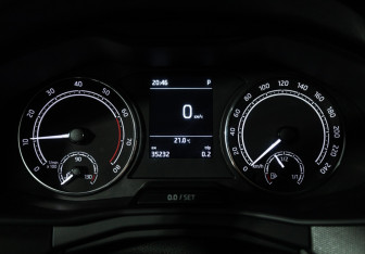 Подержанный автомобиль Skoda Rapid Liftback 2021 года (12 фото)