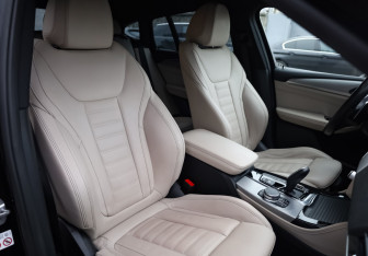 Подержанный автомобиль BMW X4 2019 года (25 фото)