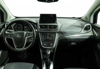 Подержанный автомобиль Opel Mokka 2013 года (13 фото)