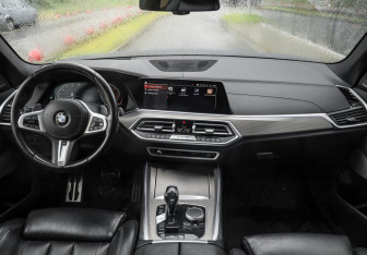 Подержанный автомобиль BMW X5 2019 года (13 фото)