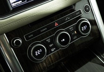 Подержанный автомобиль Land Rover Range Rover Sport 2014 года (22 фото)