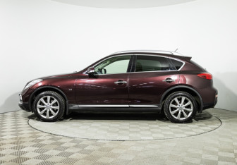 Подержанный автомобиль Infiniti QX50 2016 года (8 фото)
