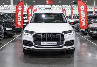 Подержанный автомобиль Audi Q7 2021 года (3 фото)