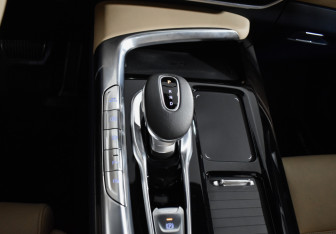 Подержанный автомобиль Voyah Free 2023 года (18 фото)