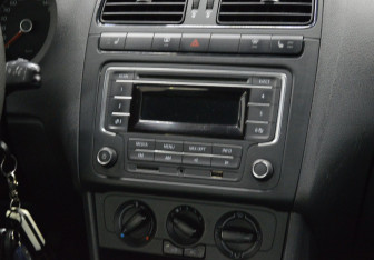 Подержанный автомобиль Volkswagen Polo Sedan 2013 года (12 фото)