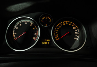 Подержанный автомобиль Opel Zafira Compactvan 2014 года (12 фото)
