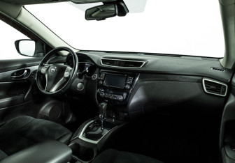 Подержанный автомобиль Nissan X-Trail 2015 года (9 фото)