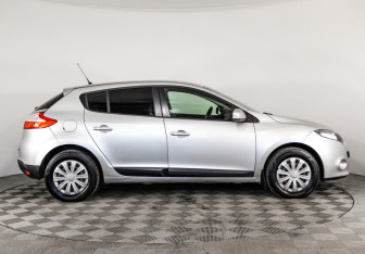 Подержанный автомобиль Renault Megane Hatchback 2011 года (4 фото)