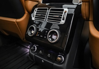 Подержанный автомобиль Land Rover Range Rover 2021 года (26 фото)
