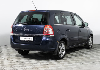 Подержанный автомобиль Opel Zafira Compactvan 2010 года (5 фото)
