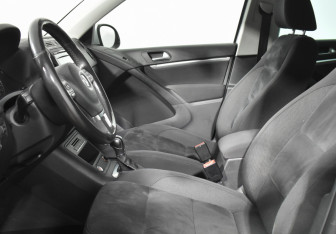 Подержанный автомобиль Volkswagen Tiguan 2012 года (10 фото)