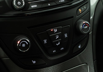 Подержанный автомобиль Opel Insignia Sedan 2014 года (15 фото)