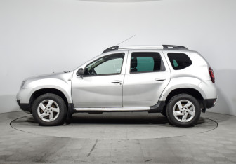 Подержанный автомобиль Renault Duster 2016 года (8 фото)