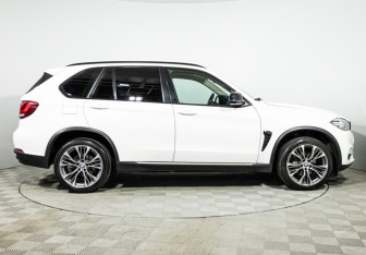 Подержанный автомобиль BMW X5 2015 года (4 фото)