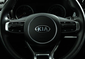 Подержанный автомобиль Kia K5 2021 года (28 фото)