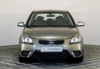 Подержанный автомобиль Kia Rio Hatchback 2010 года (2 фото)