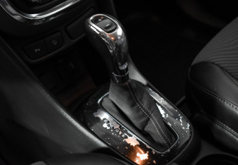 Подержанный автомобиль Opel Mokka 2012 года (11 фото)