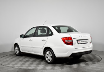 Подержанный автомобиль LADA (ВАЗ) Granta Sedan 2022 года (8 фото)