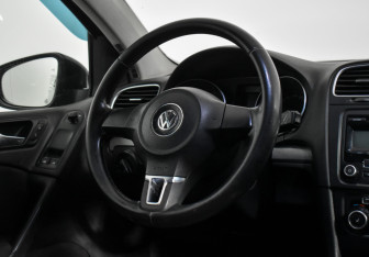 Подержанный автомобиль Volkswagen Golf Wagon 2009 года (15 фото)