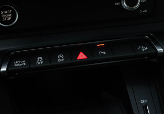 Подержанный автомобиль Audi Q3 Sportback 2020 года (21 фото)