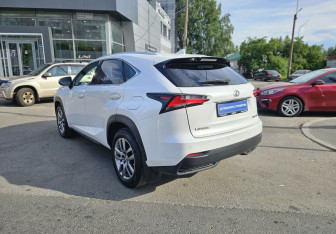 Подержанный автомобиль Lexus NX 2017 года (6 фото)