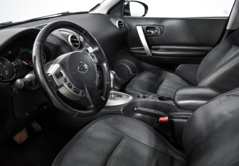Подержанный автомобиль Nissan Qashqai 2010 года (9 фото)