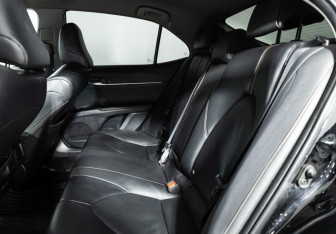 Подержанный автомобиль Toyota Camry Sedan 2021 года (10 фото)