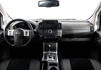 Подержанный автомобиль Nissan Pathfinder 2012 года (10 фото)