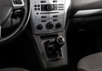 Подержанный автомобиль Opel Zafira Compactvan 2013 года (11 фото)